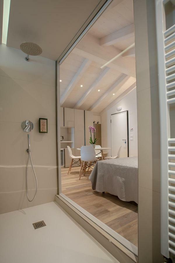 Viola Relais